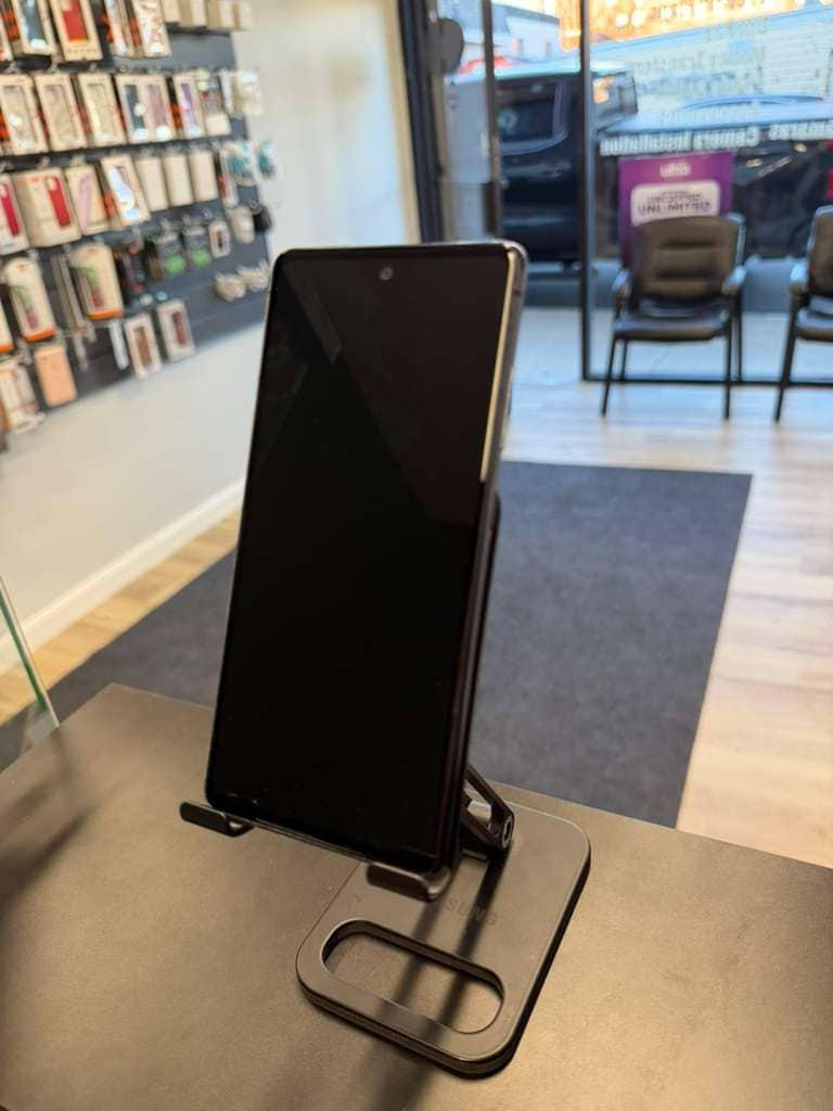A. Samsung S20 FE 128GB - Image 2