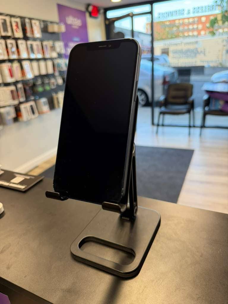 A. iPhone 12 64GB - Image 3