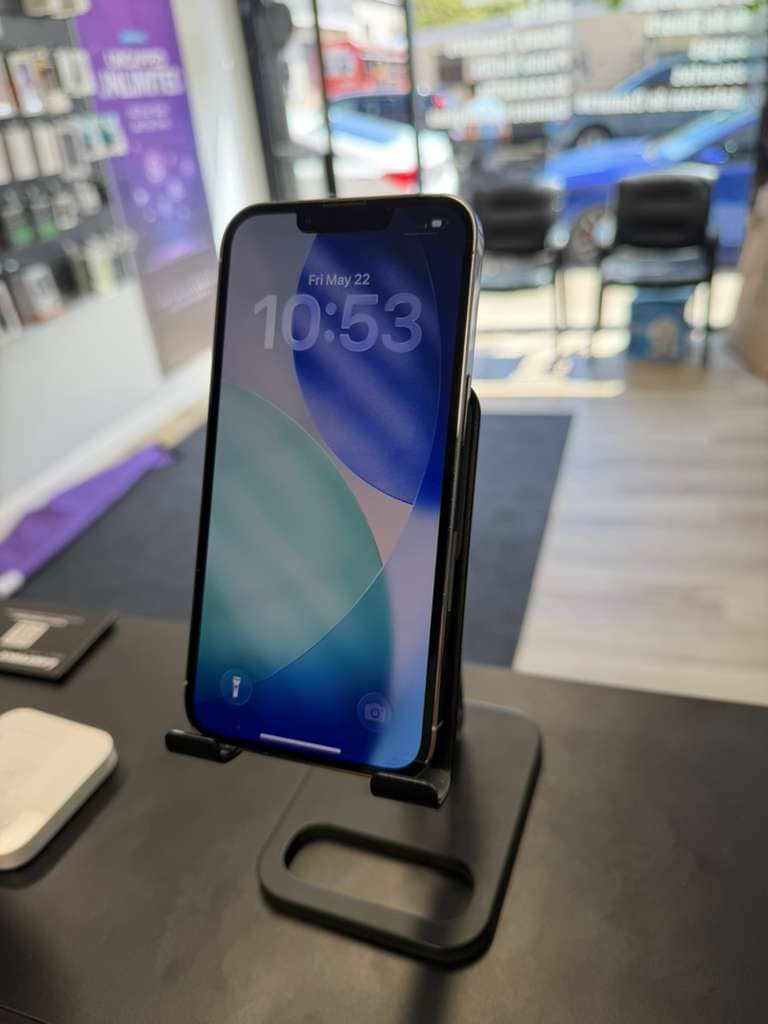 A. iPhone 13 Pro 256GB - Image 3