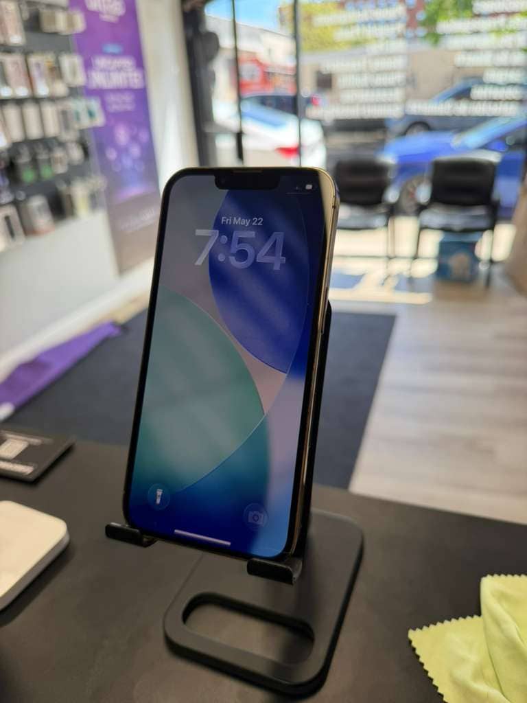 A. iPhone 13 Pro 128GB - Image 2