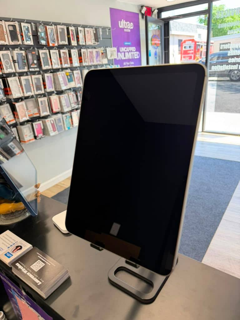 A. iPad 9th Gen | 64GB | Cellular - Image 2