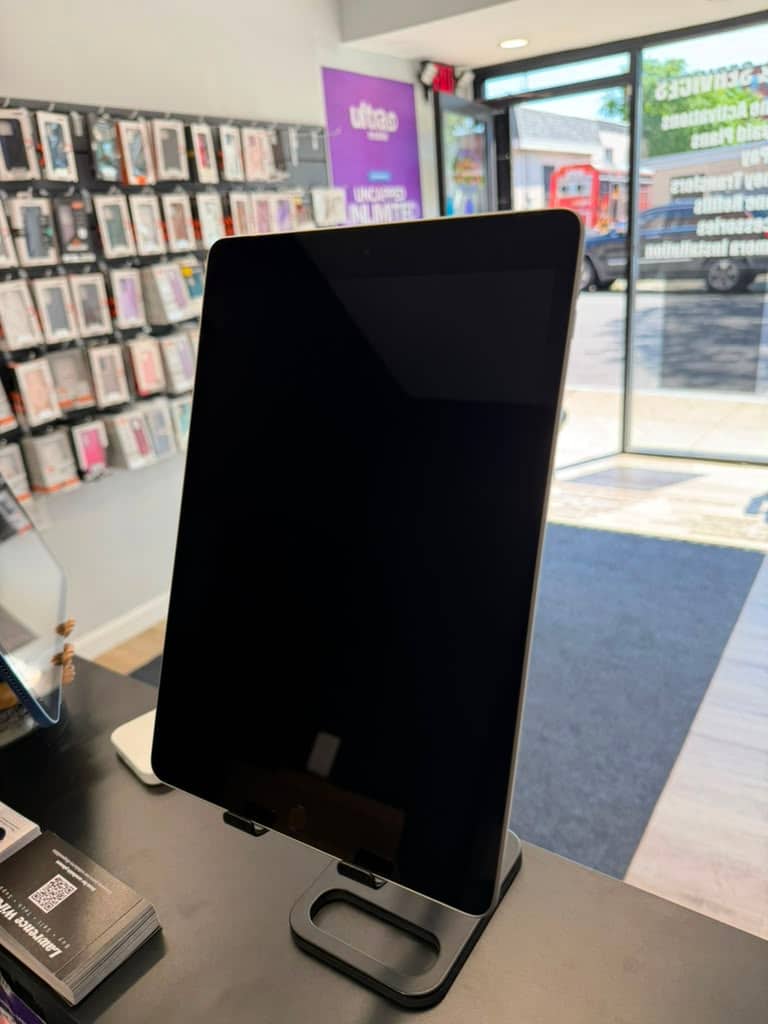 A. iPad 10th Gen | 64GB | Cellular - Image 3